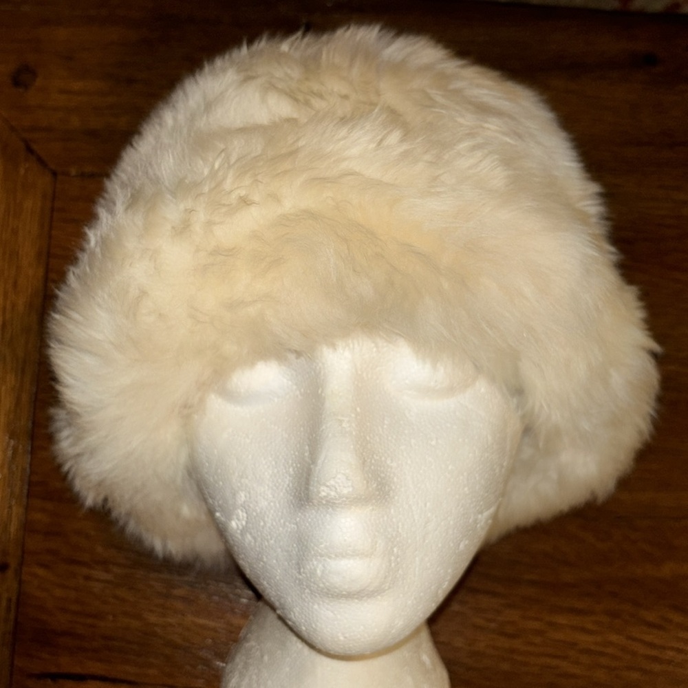 Elegant Cream Fur Women's Hat